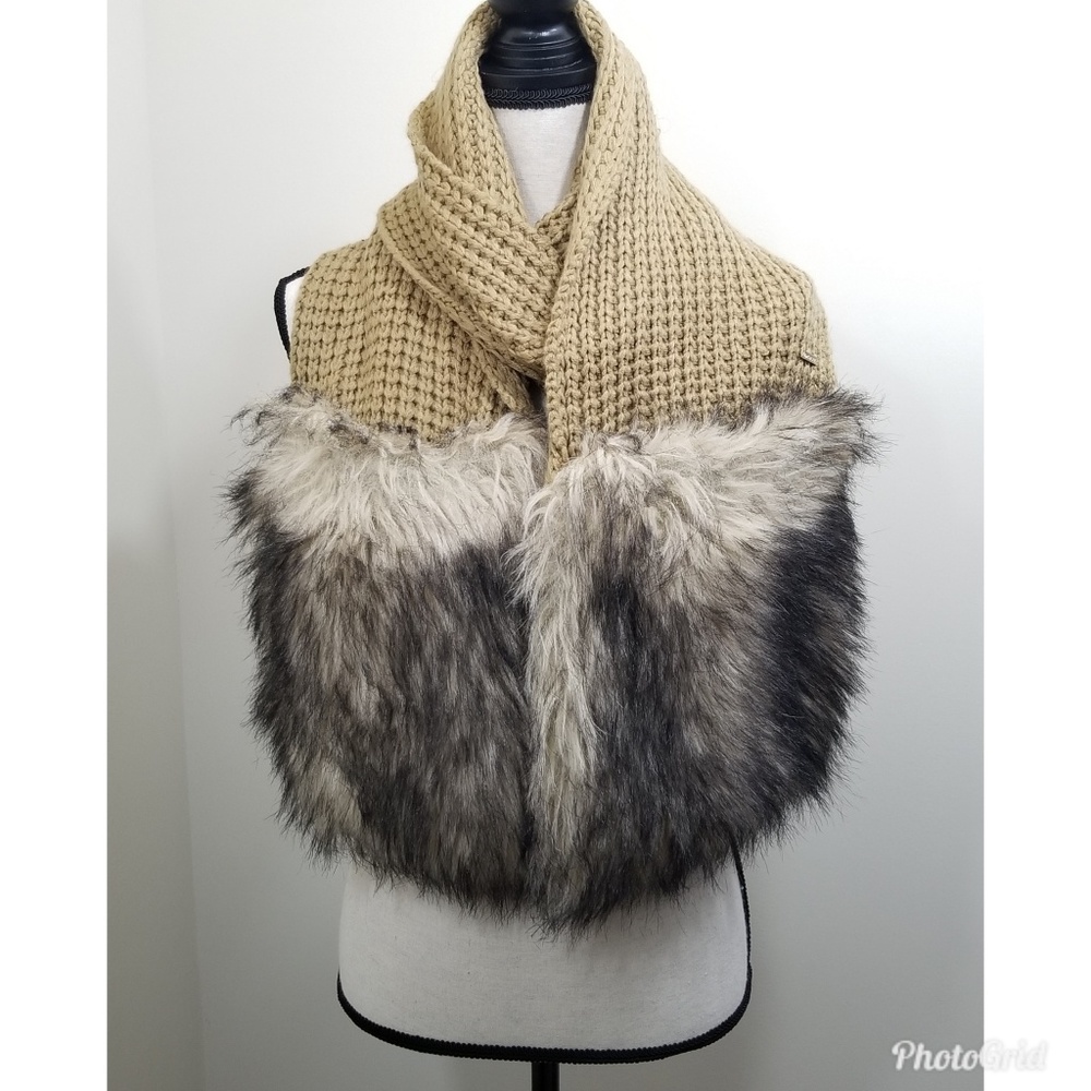 Michael Kors Brown Knit Scarf Faux Fur Pockets - Picture 3 of 7